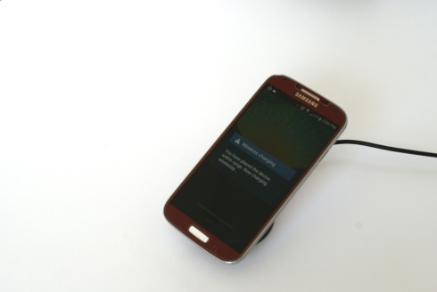 Samsung Galaxy S4 wireless charging on Palm Toushstone charger
