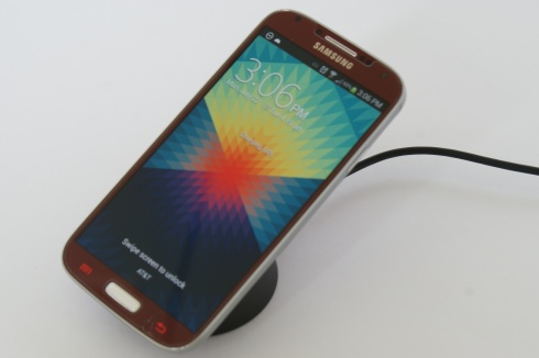 Wireless charging Galaxy S4 on Palm Touchstone charger